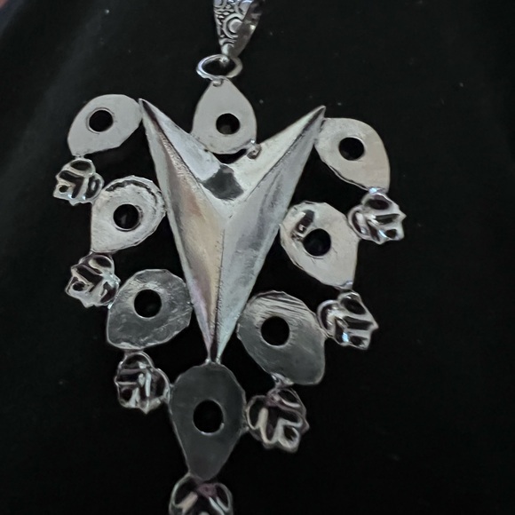 Elegant Silver and purple Pendant Necklace - Picture 2 of 10